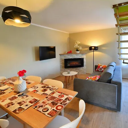 By The Pond, Near Ko Obrzeg Niezyn