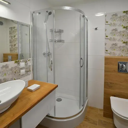 By The Pond, Near Ko Obrzeg Hébergement de vacances Niezyn